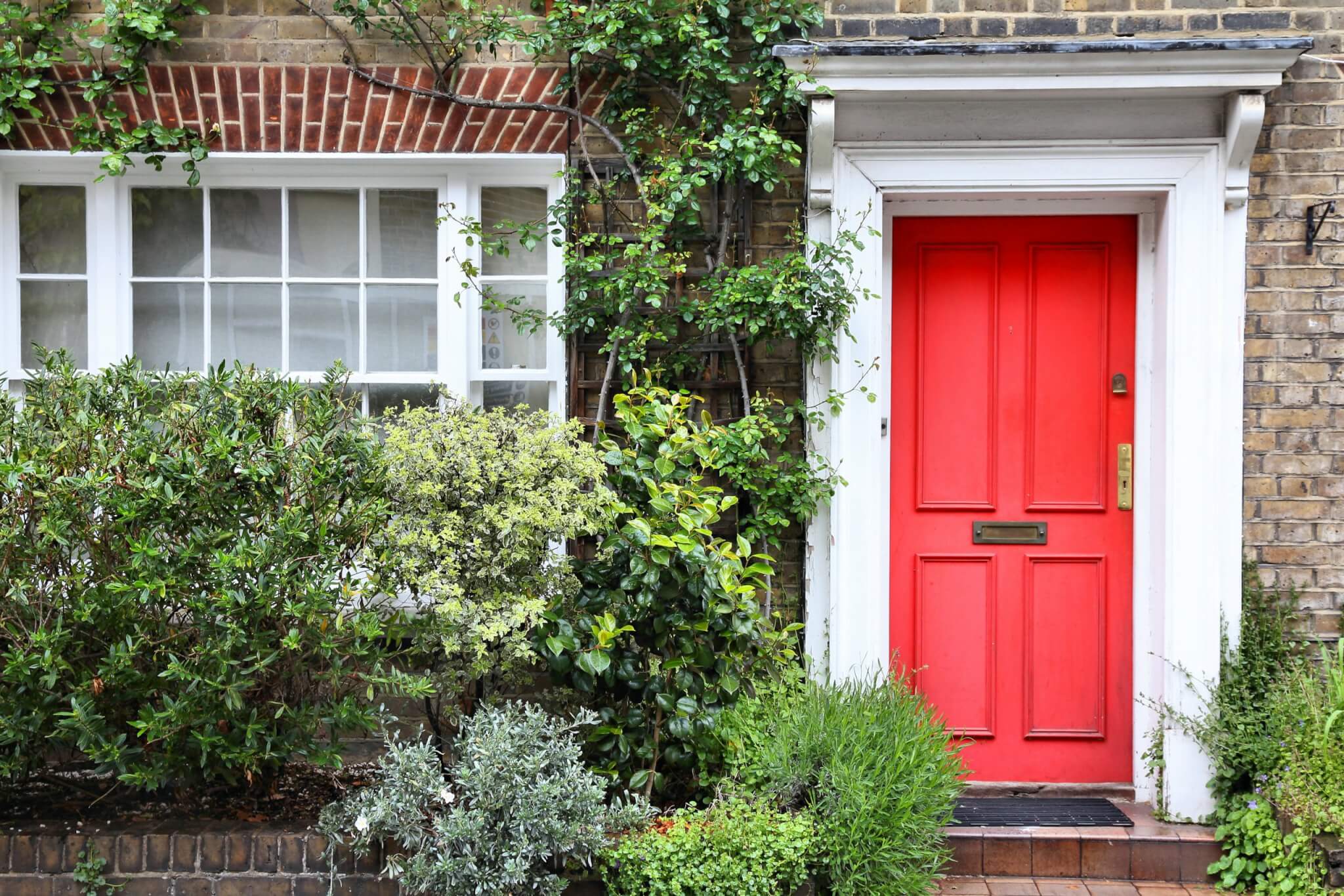 How To Choose The Right Colour For Your Front Door
